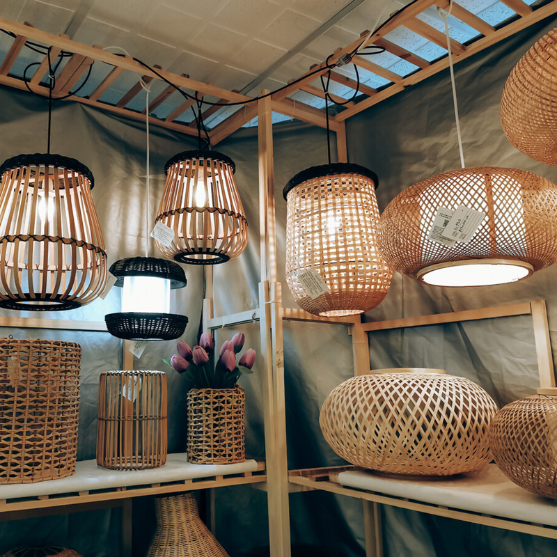 Gå ind i traditionelle håndværksproducerende område for at tage dig for at se den opgraderende vej af traditionel lampeskærm